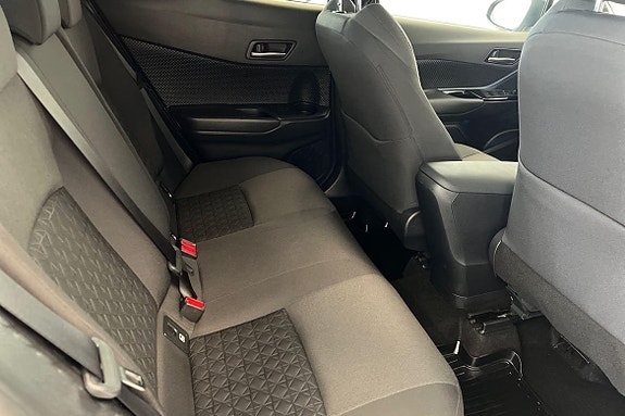 Toyota C-HR 8 of 21