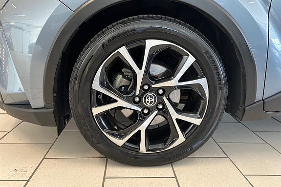 Toyota C-HR 17 of 21