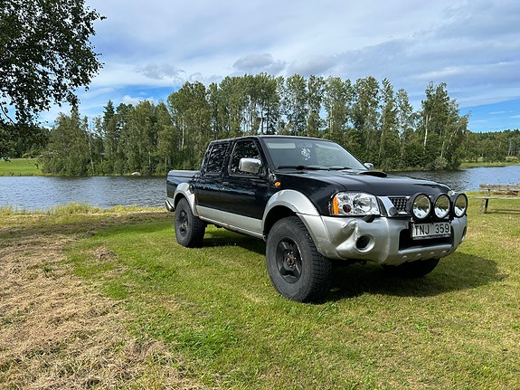 Nissan Navara 2 of 11