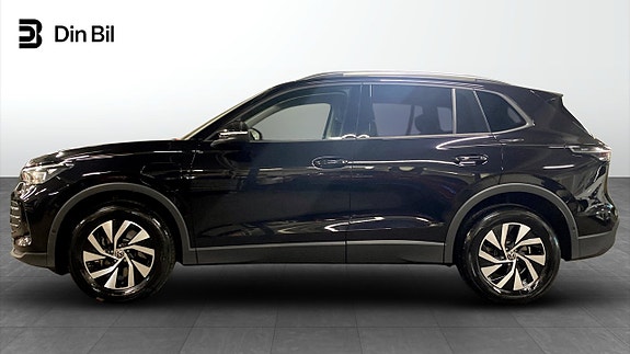 Volkswagen Tiguan 2 of 12