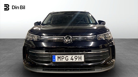 Volkswagen Tiguan 4 of 12