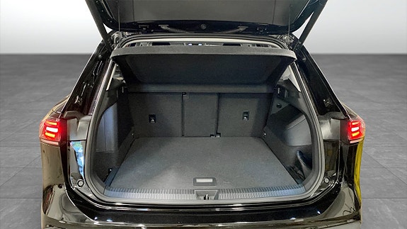 Volkswagen Tiguan 12 of 12