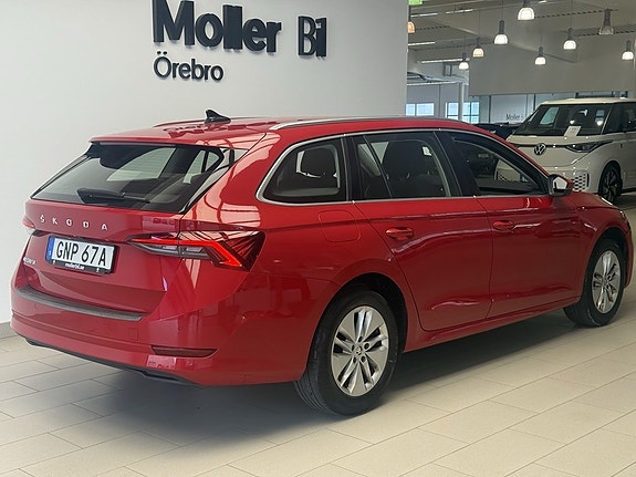 Skoda Octavia 2 of 16