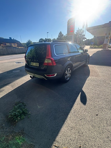 Volvo XC70 3 of 6