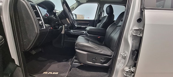 Dodge RAM 1500 8 of 13