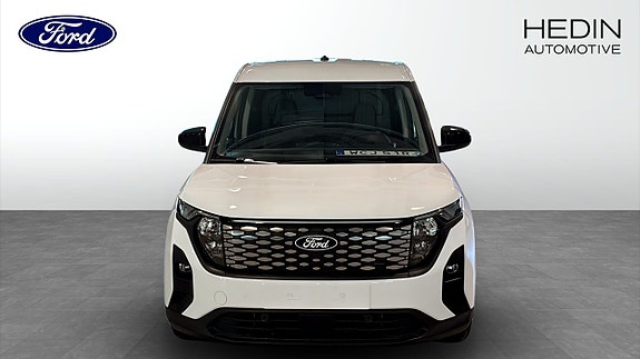 Ford Transit Courier 8 of 9