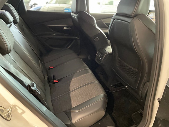 Peugeot 3008 15 of 21
