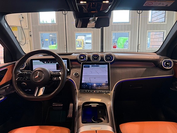 Mercedes-Benz GLC300 e 5 of 30
