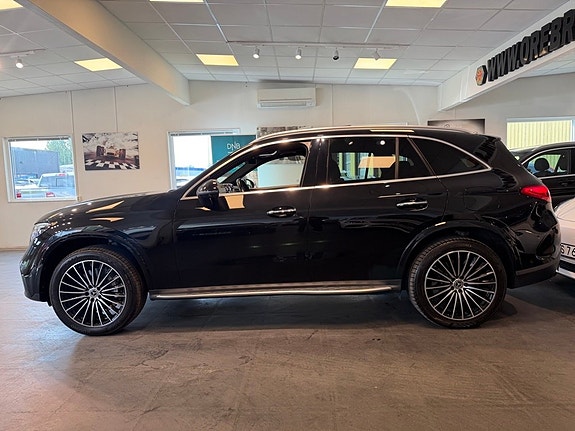 Mercedes-Benz GLC300 e 29 of 30