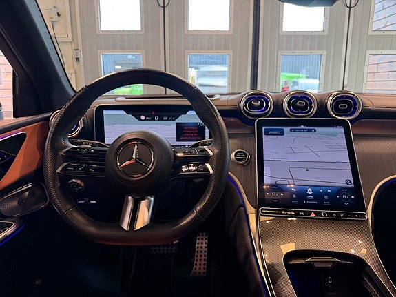 Mercedes-Benz GLC300 e 8 of 30
