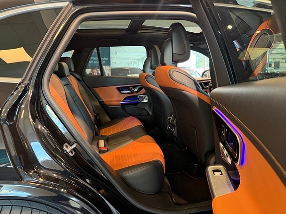 Mercedes-Benz GLC300 e 27 of 30
