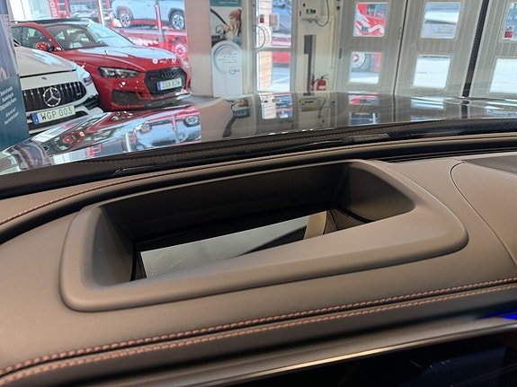 Mercedes-Benz GLC300 e 19 of 30