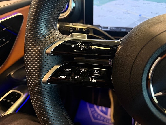 Mercedes-Benz GLC300 e 21 of 30