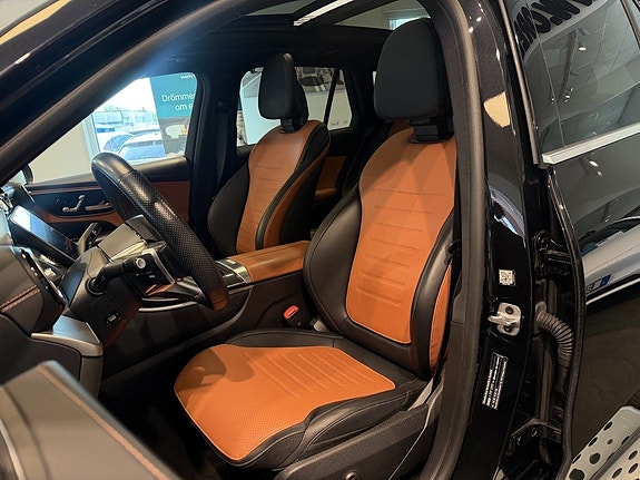 Mercedes-Benz GLC300 e 10 of 30