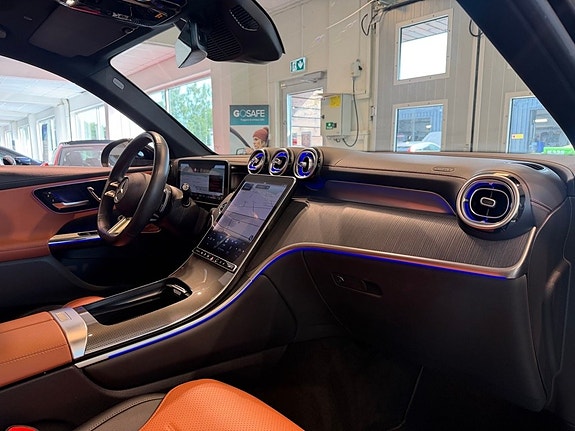 Mercedes-Benz GLC300 e 9 of 30