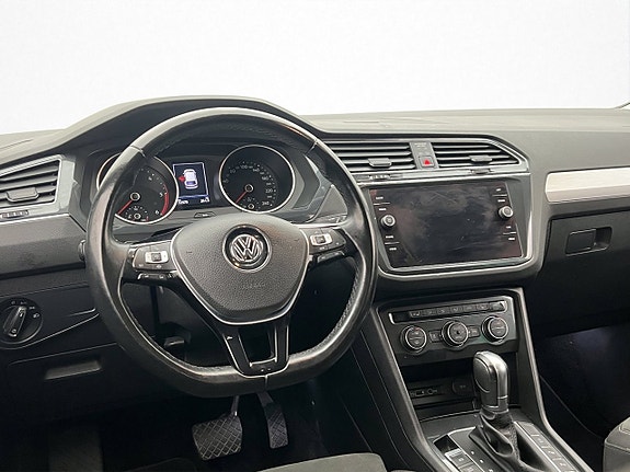Volkswagen Tiguan 13 of 30