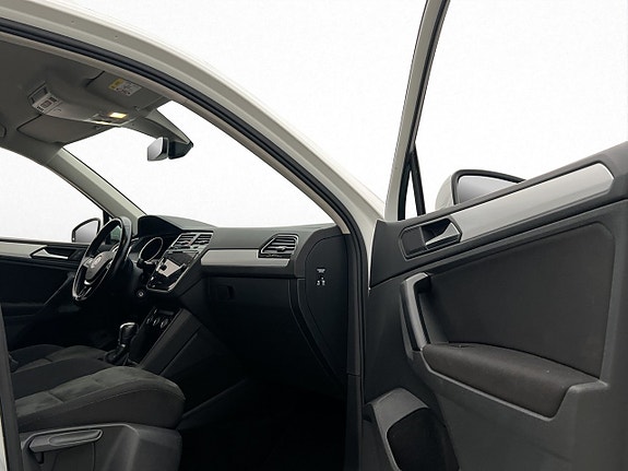 Volkswagen Tiguan 27 of 30
