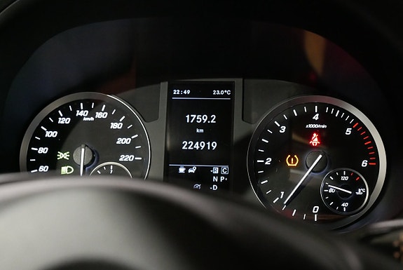 Mercedes-Benz eVito Tourer 21 of 22