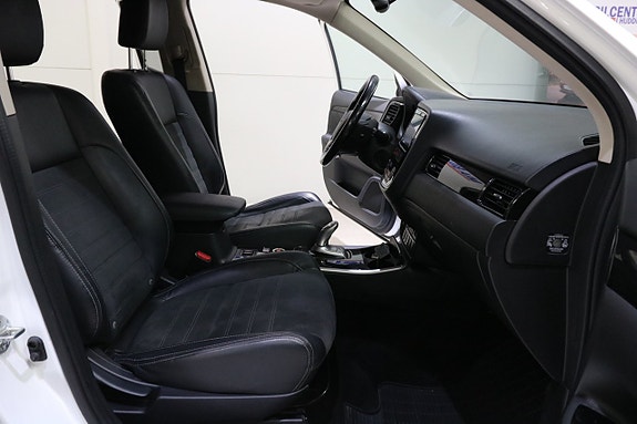 Mitsubishi Outlander 12 of 17