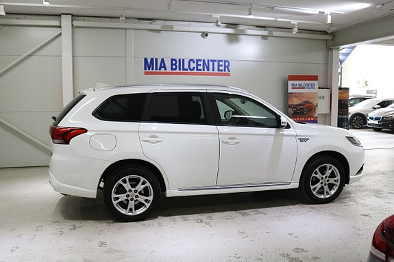 Mitsubishi Outlander 2 of 17
