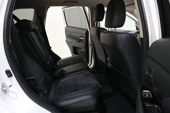 Mitsubishi Outlander 13 of 17