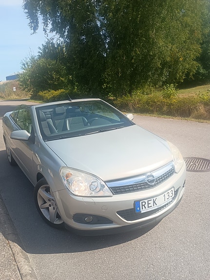 Opel Astra 2 of 13