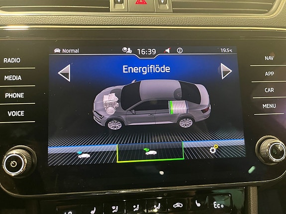 Skoda Superb 18 of 24