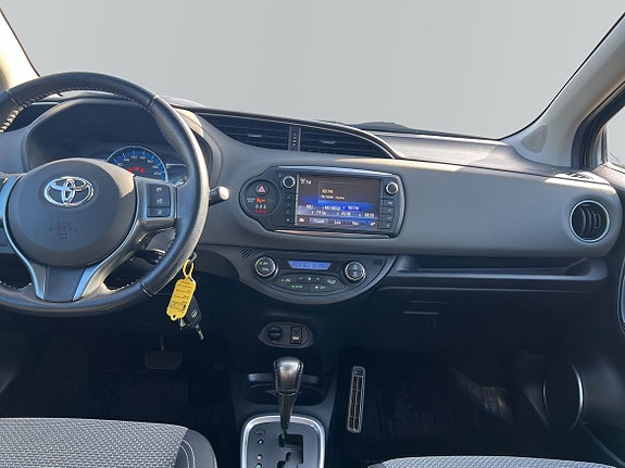 Toyota Yaris 7 of 8