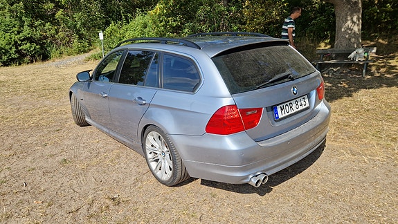 BMW 325d 3 of 7