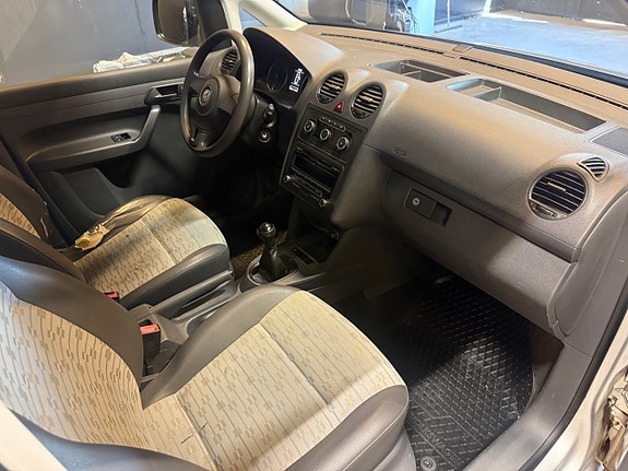 Volkswagen Caddy Maxi 14 of 17