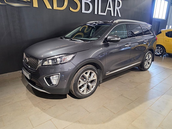 Kia Sorento 2 of 17