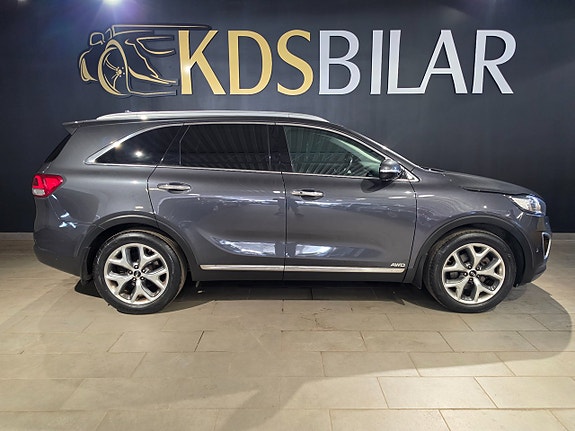 Kia Sorento 4 of 17