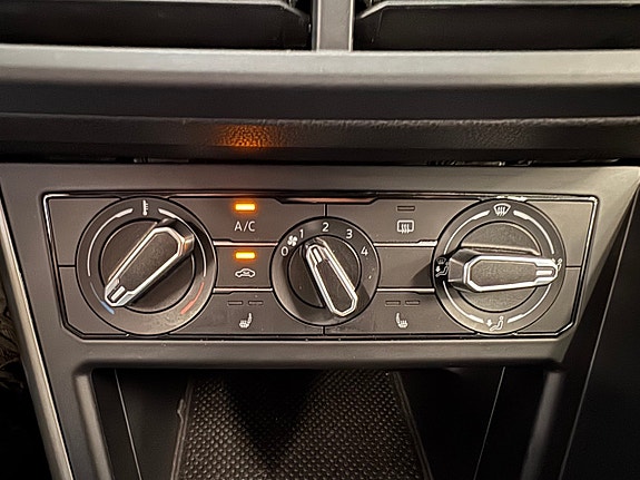 Volkswagen Polo 24 of 24