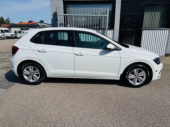 Volkswagen Polo 10 of 24