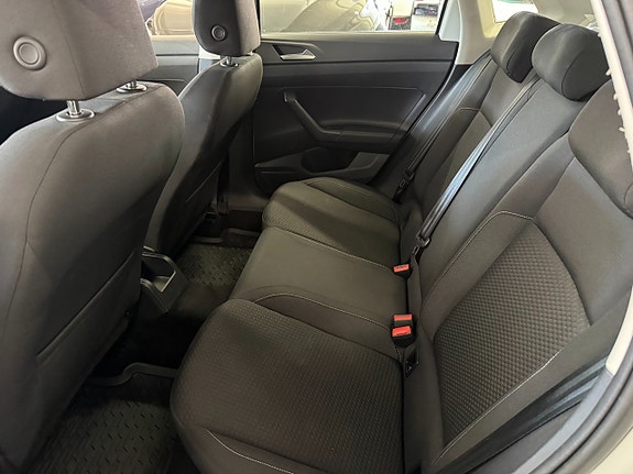 Volkswagen Polo 19 of 24