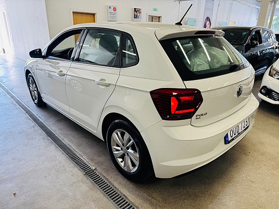 Volkswagen Polo 16 of 24