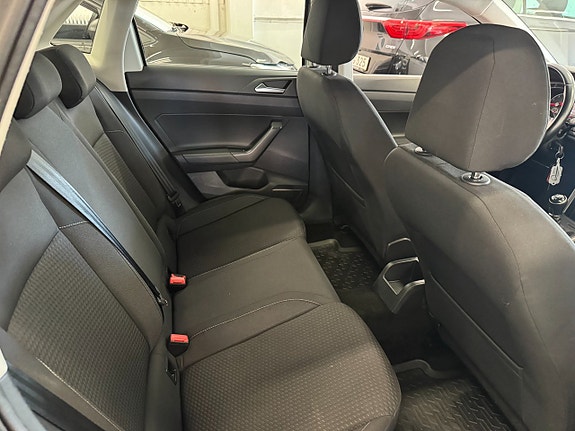 Volkswagen Polo 18 of 24
