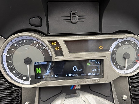 BMW Motorrad K1600 GTL 11 of 19