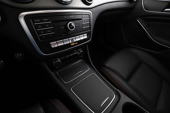 Mercedes-Benz CLA220 23 of 30