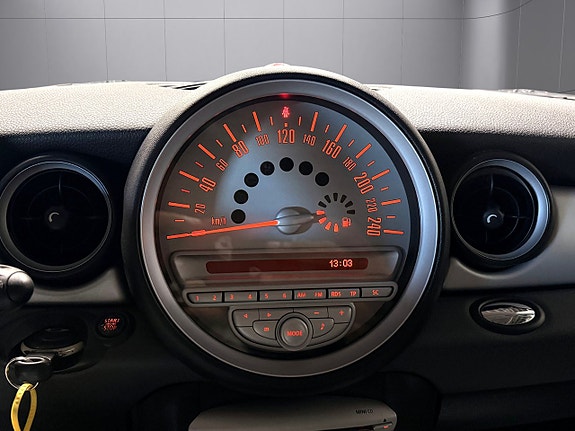 MINI Clubman Cooper D 15 of 19