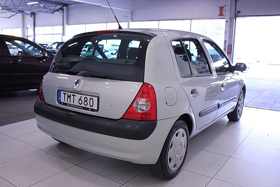 Renault Clio 8 of 24