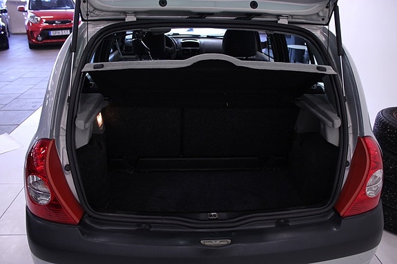 Renault Clio 21 of 24