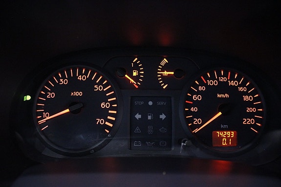 Renault Clio 19 of 24
