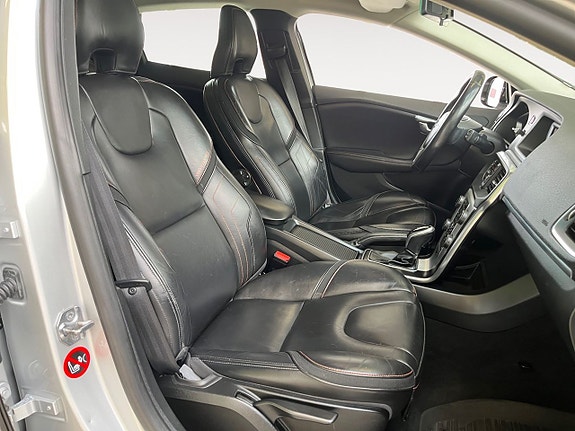 Volvo V40 16 of 26