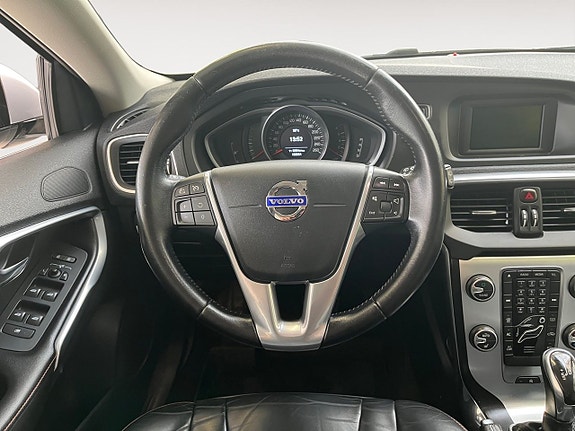 Volvo V40 14 of 26