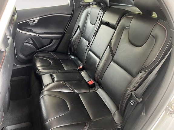 Volvo V40 15 of 26