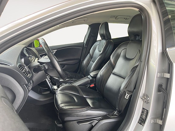 Volvo V40 10 of 26