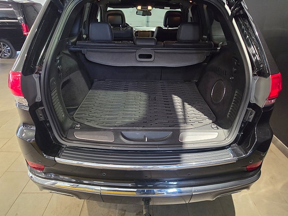 Jeep Grand Cherokee 17 of 17