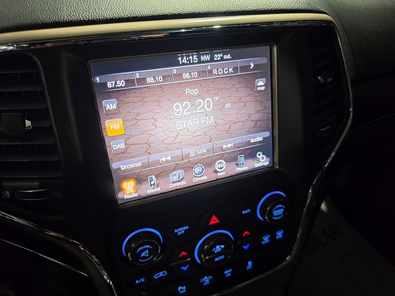 Jeep Grand Cherokee 14 of 17