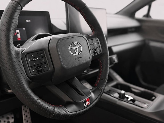 Toyota RAV4 9 of 13